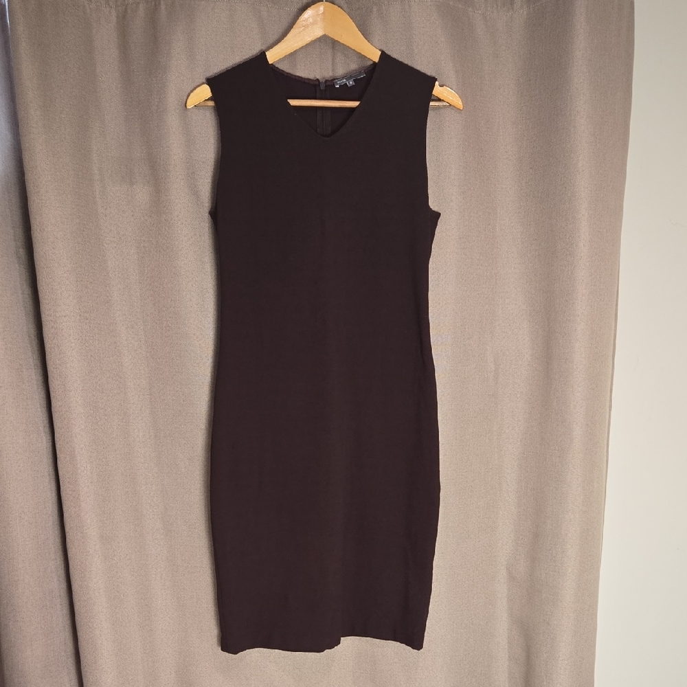 Vince Brown Classic Minimal V-neck Shift Dress Business Office Layering, Size 6
